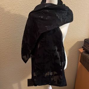 66”x20” black brocaded wrap